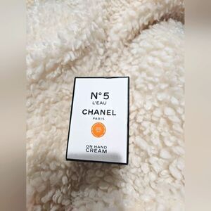 CHANEL Hand and Body Cream in White